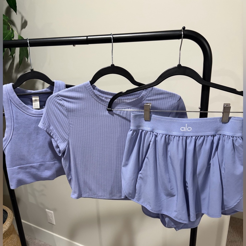 Alo Yoga 3 Piece Set in Lilac Blue